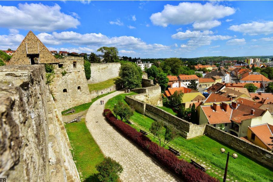 Like Apartman Eger Exterior foto